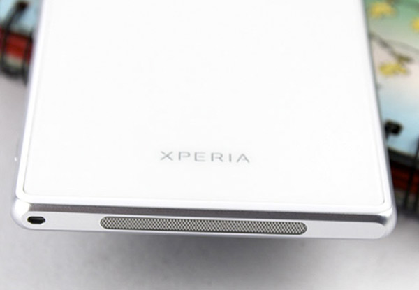Imágenes del Sony Xperia Z1 en blanco con posible anclaje para ExpressON